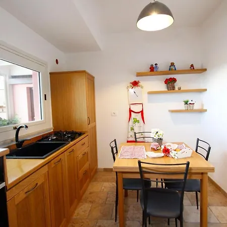 Casa Nel Borgo 아파트 *